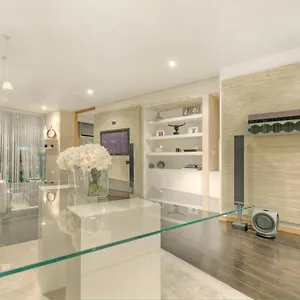 https://hi-end-2br-2br-apt-heart-of-canary-wharf.cambridgehotelsuk.com