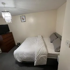 Homestay Henderson Court