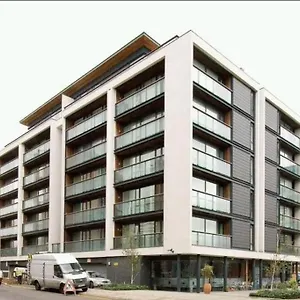  Apartment 2bed Stratford With Easy Access To London, O2, Excel, Parking Nearby